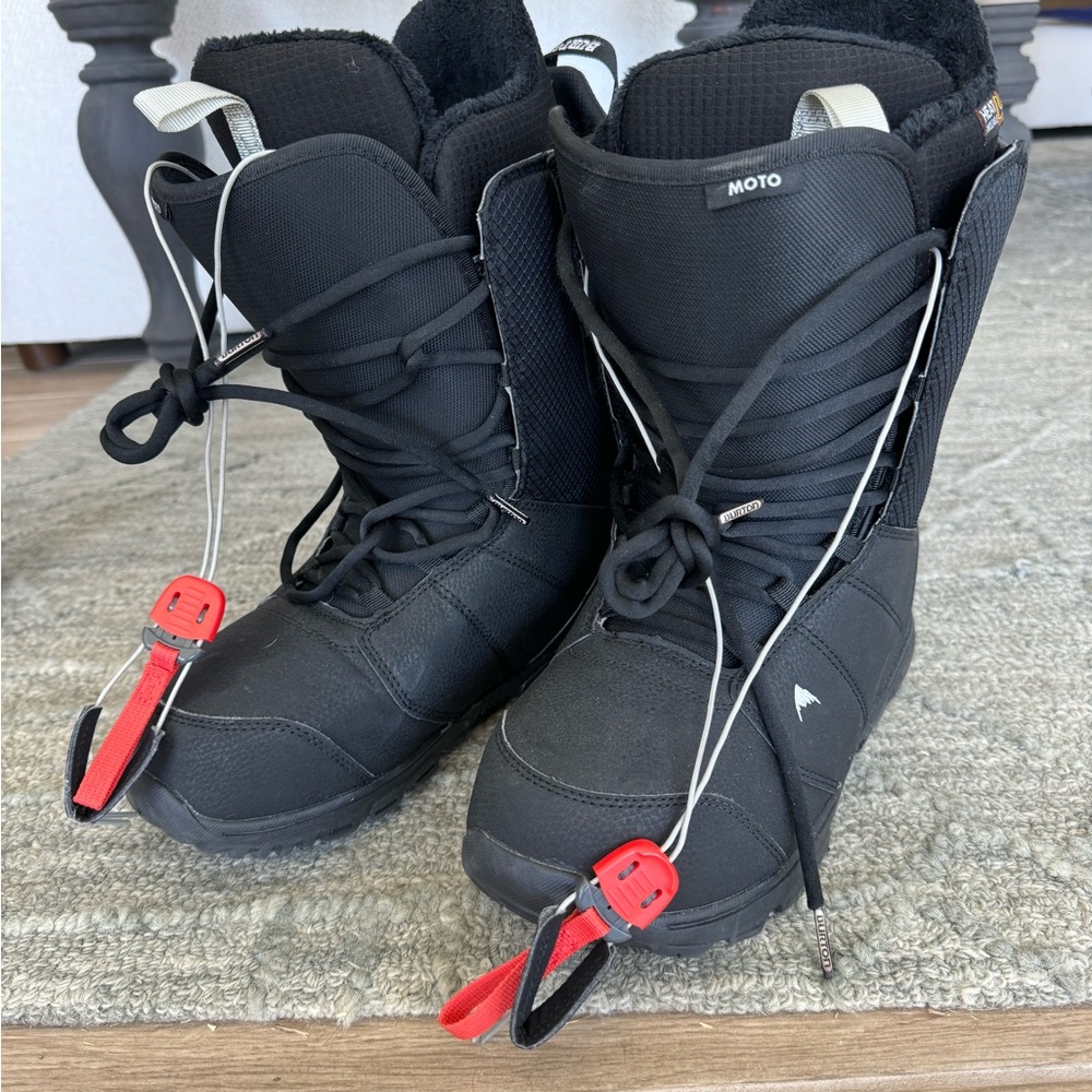 Burton Men’s Moto Snowboard Boots Size US 11 with Red Accents